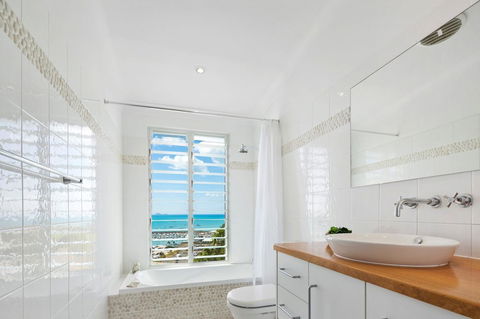 Nautilus On The Hill - Airlie Beach - E Caravan Parks 23