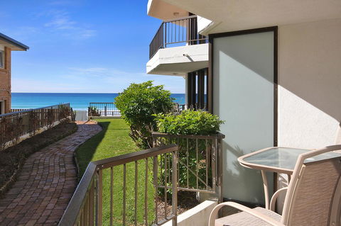 Spindrift On The Beach - Absolute Beachfront - E Caravan Parks 27