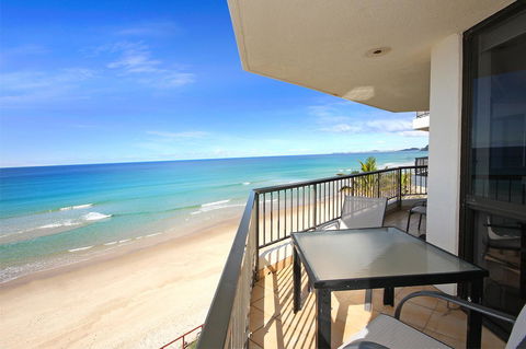 Spindrift On The Beach - Absolute Beachfront - E Caravan Parks 11