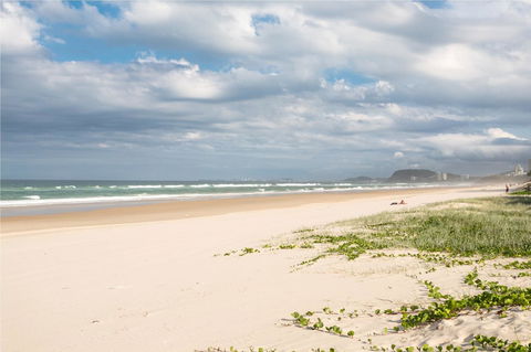 Spindrift On The Beach - Absolute Beachfront - E Caravan Parks 18