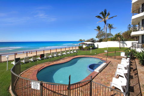 Spindrift On The Beach - Absolute Beachfront - E Caravan Parks 16