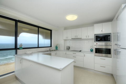 Spindrift On The Beach - Absolute Beachfront - E Caravan Parks 30