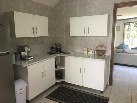 Taj On Byrnes - Private Luxury Apartment Mareeba - E Caravan Parks 11