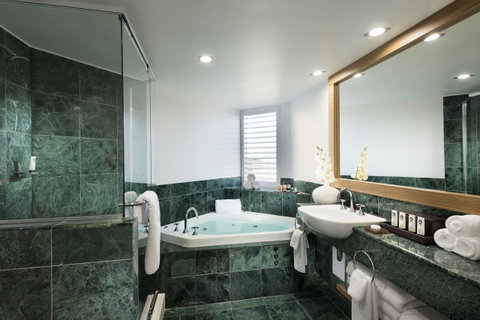 Sofitel Gold Coast Broadbeach - E Caravan Parks 4