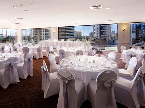 Sofitel Gold Coast Broadbeach - E Caravan Parks 36