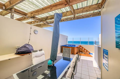 On The Beach Resort Bribie Island - E Caravan Parks 22