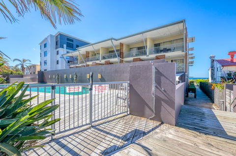 On The Beach Resort Bribie Island - E Caravan Parks 2
