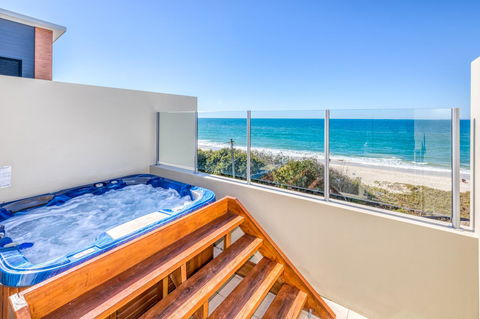 On The Beach Resort Bribie Island - E Caravan Parks 23