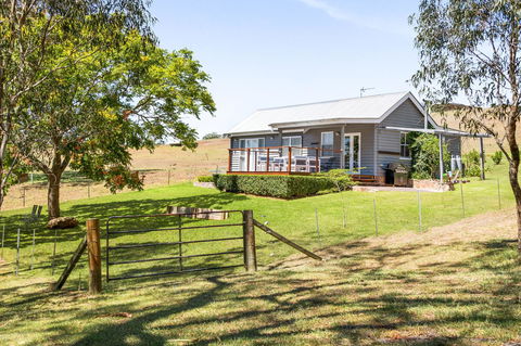 Hollow Tree Farm - E Caravan Parks 14