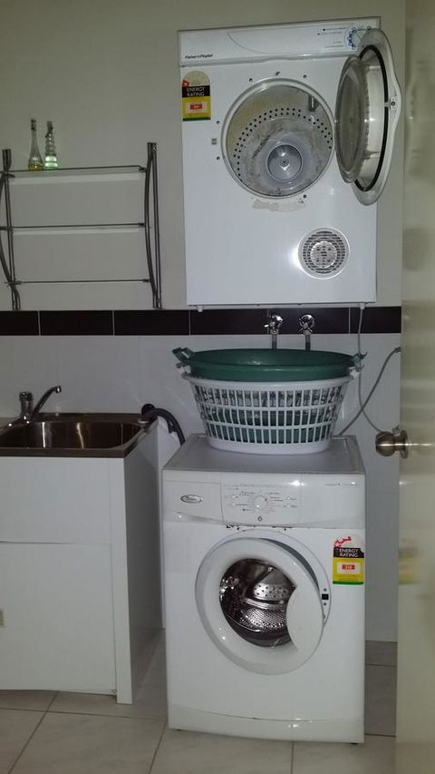 Sutton's Beach Unit - E Caravan Parks 19