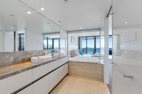 Soul 2 & 3 Bedroom Ocean View - We Accommodate - E Caravan Parks 21