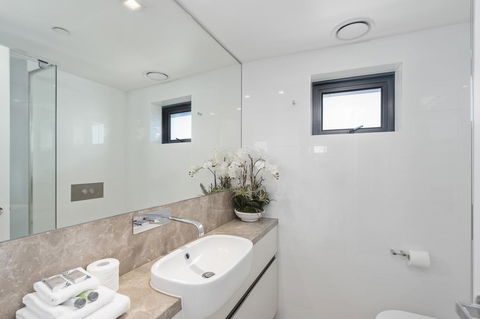 Soul 2 & 3 Bedroom Ocean View - We Accommodate - E Caravan Parks 8