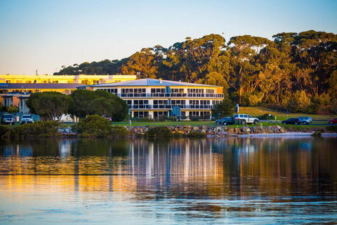 Waterview Luxury Apartments - E Caravan Parks 0
