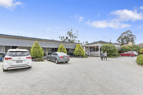 Wattle Grove Motel Maryborough - E Caravan Parks 2