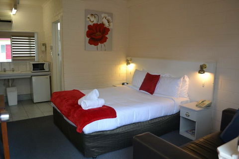 Wattle Motel - E Caravan Parks 0