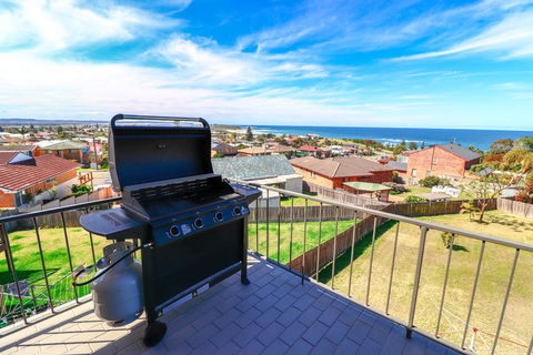 Waves @ Caves - E Caravan Parks 1