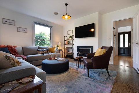 Wayward Cottage - E Caravan Parks 2