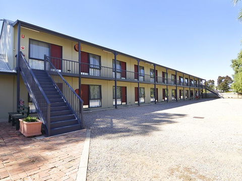 Wentworth Central Motor Inn - E Caravan Parks 2