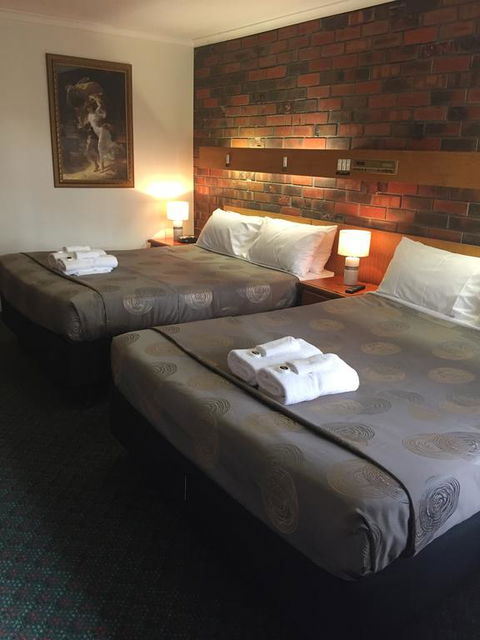 Wentworth Club Motel - E Caravan Parks 3