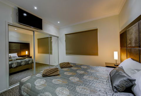 Western Downs Motor Inn - E Caravan Parks 2