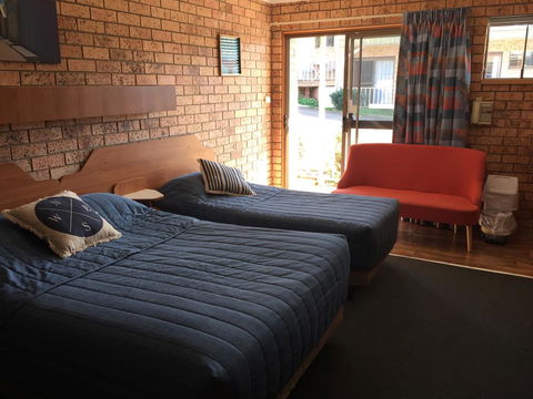 Whale Fisher Motel - E Caravan Parks 2