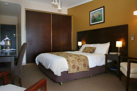 Whale Inn & Restaurant - E Caravan Parks 2