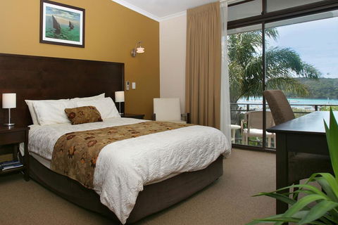 Whale Inn & Restaurant - E Caravan Parks 1