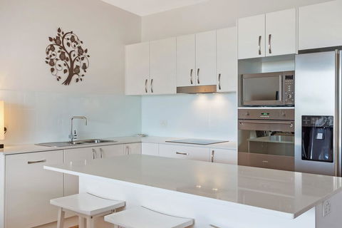 Wharf Apartment Unit 15 - E Caravan Parks 1