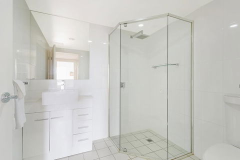 Wharf Apartment Unit 5 - E Caravan Parks 3