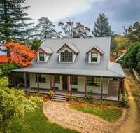 Whispering Pines Cottages - E Caravan Parks