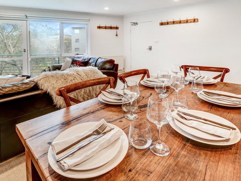 Whistler 5 - E Caravan Parks 0