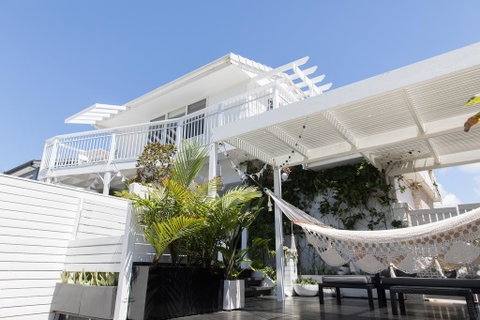 White Beach Cottage - E Caravan Parks 0