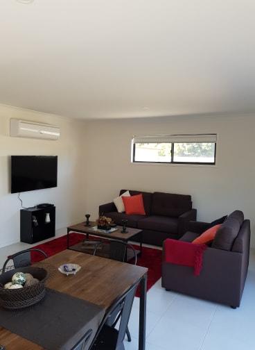 White Caps B - New Styles & Spacious Home - E Caravan Parks 3