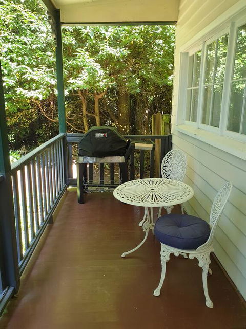 Wildflower Cottage - E Caravan Parks 1
