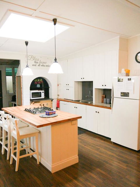 Wildflower Cottage - E Caravan Parks 3
