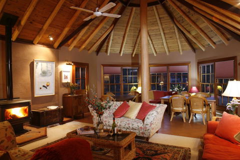Wildwood Guesthouse - E Caravan Parks 0