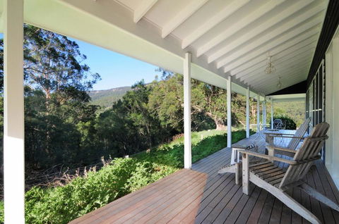 Willabrook Retreat - Rest Cottage - Spoil Yourself! - E Caravan Parks 2