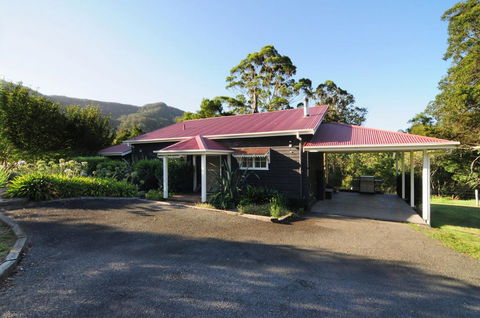 Willabrook Retreat - Rest Cottage - Spoil Yourself! - E Caravan Parks 3