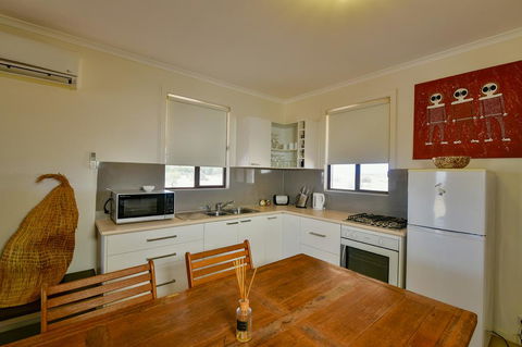 William Creek Camp Ground & Units - E Caravan Parks 1