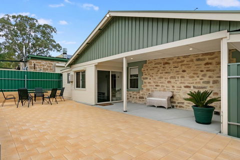 Williamstown Bed And Breakfast - E Caravan Parks 3