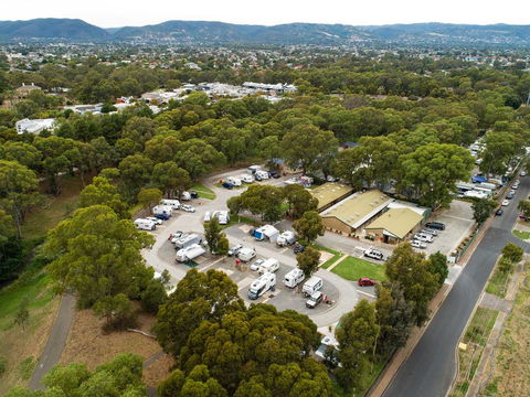 Windsor Gardens Caravan Park - E Caravan Parks 0