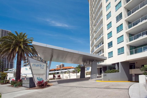 Wings Luxury Apartment Pink Poodle - E Caravan Parks 2