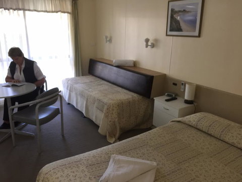 Woodmans Hill Motel - E Caravan Parks 1