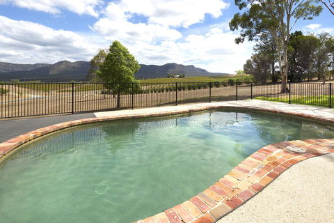 Worthington's Guest Cottage - E Caravan Parks 1
