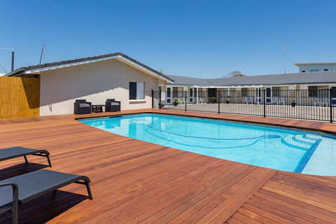 Wynnum Anchor Motel - E Caravan Parks 0