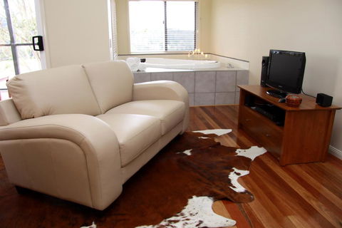 Yabbaloumba Retreat - E Caravan Parks 3