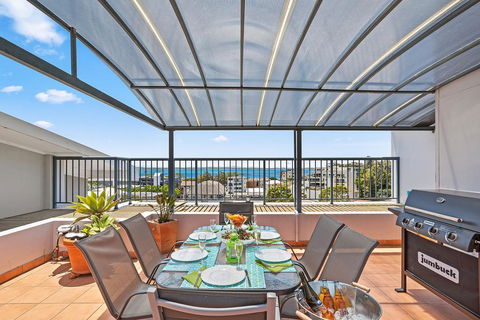 Yacaaba Terrace, Unit 9, 3 Yacaaba Street - E Caravan Parks 0