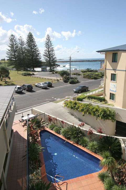 Yamba Beach Motel - E Caravan Parks 3