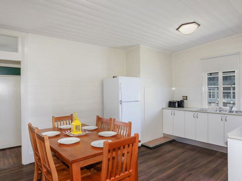 Yamba Pilot Cottage 2 - Pets Welcome - Close To Beach - E Caravan Parks 2