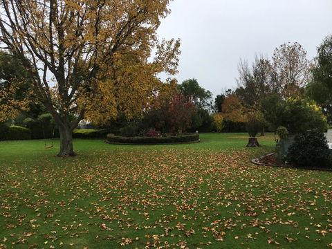 Yarragon Dairy Family Room - E Caravan Parks 0